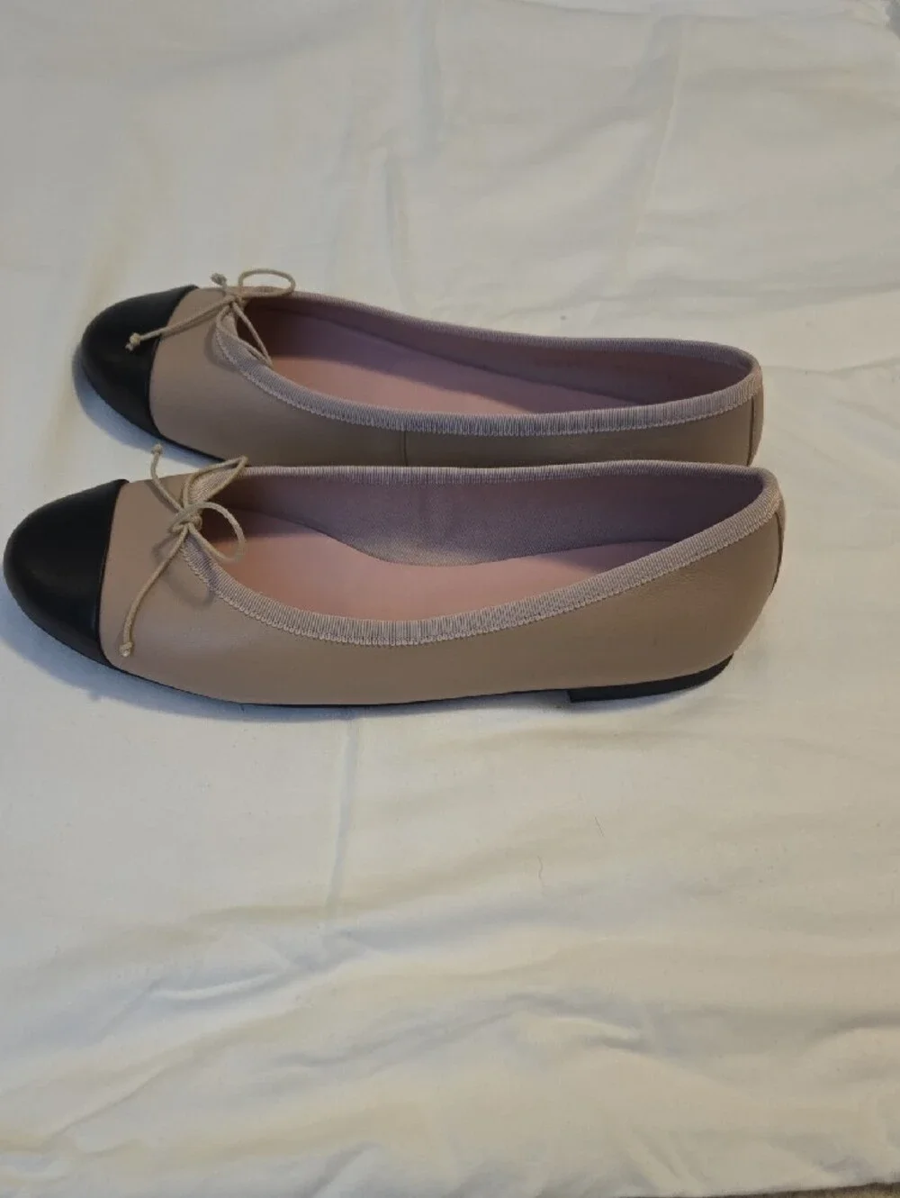 Tory Burch Beige Ballet Flats with Black Cap Toe
